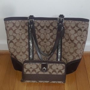 COACH HANDBAG AND WALLET